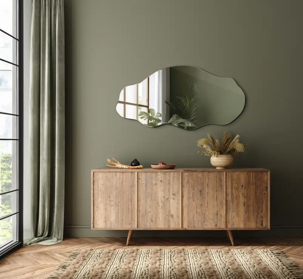 Dekorativno ogledalo nepravilne oblike