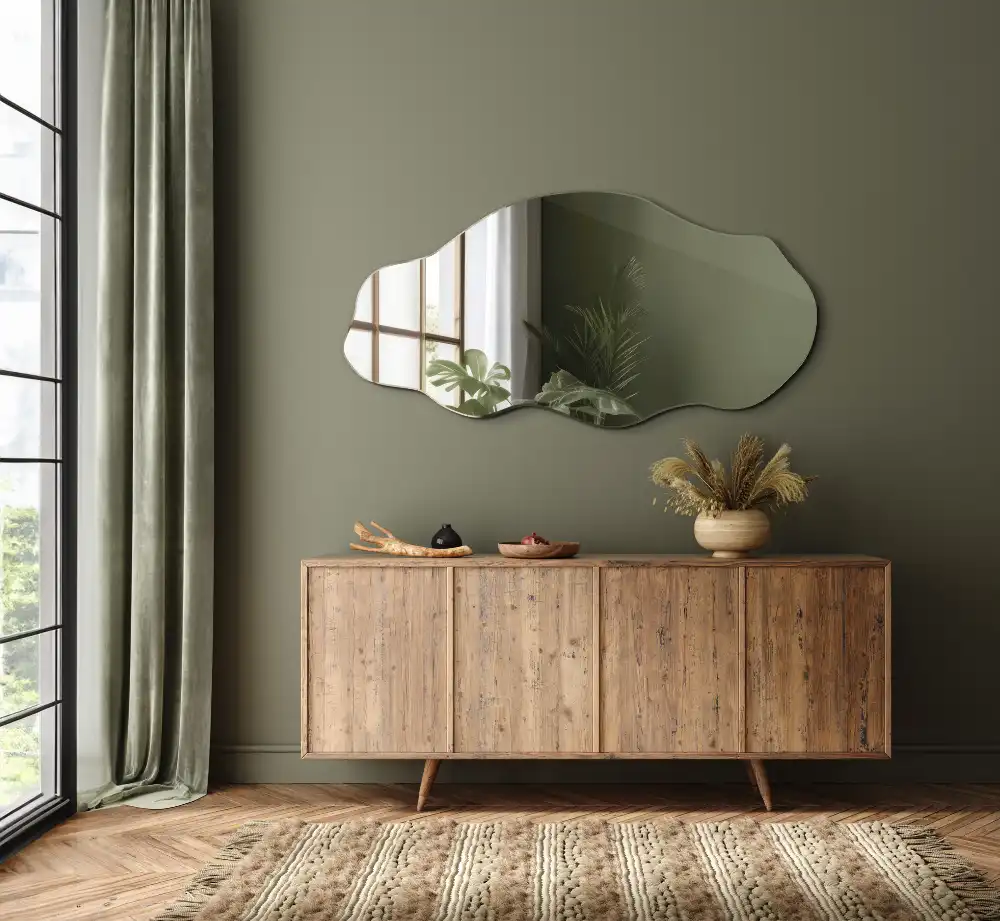 Dekorativno ogledalo nepravilne oblike