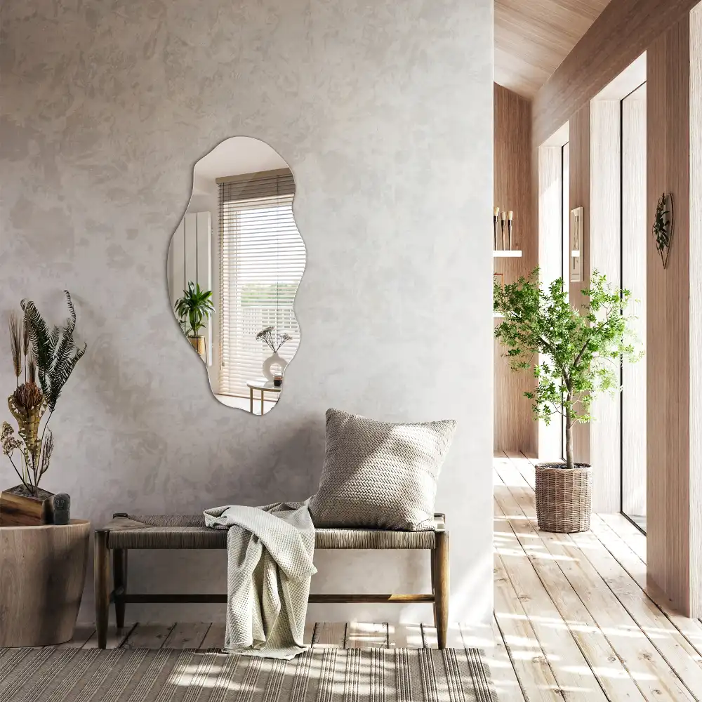 Dekorativno ogledalo nepravilne oblike