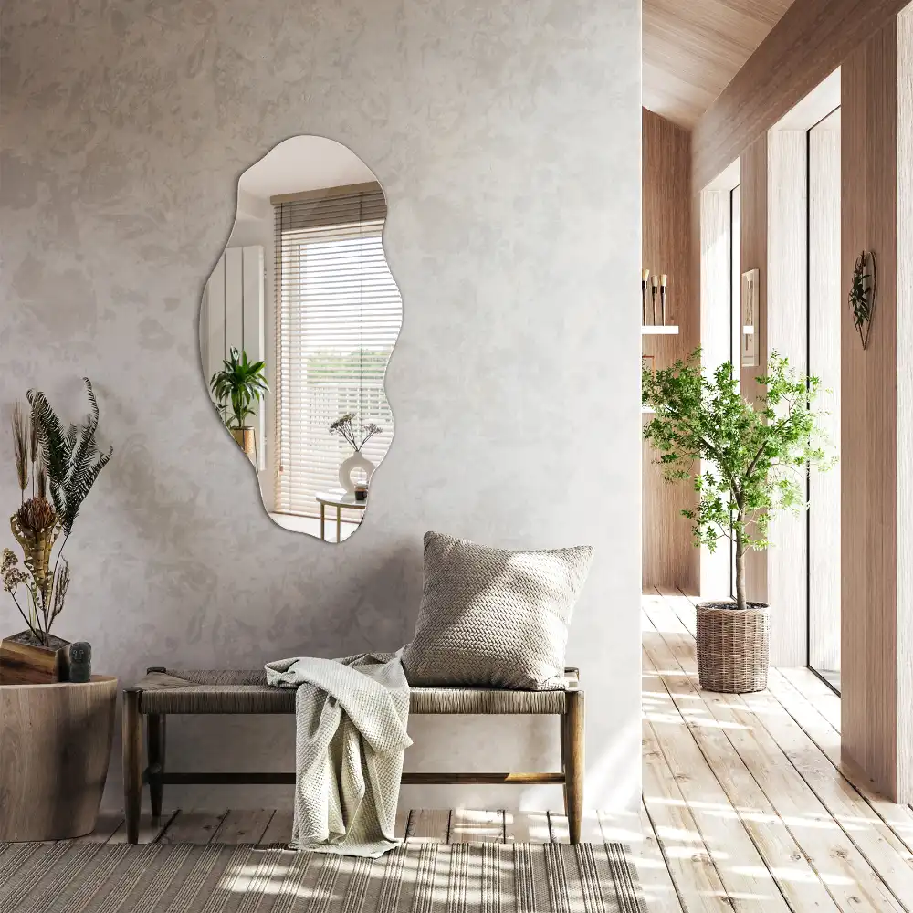 Dekorativno ogledalo nepravilne oblike