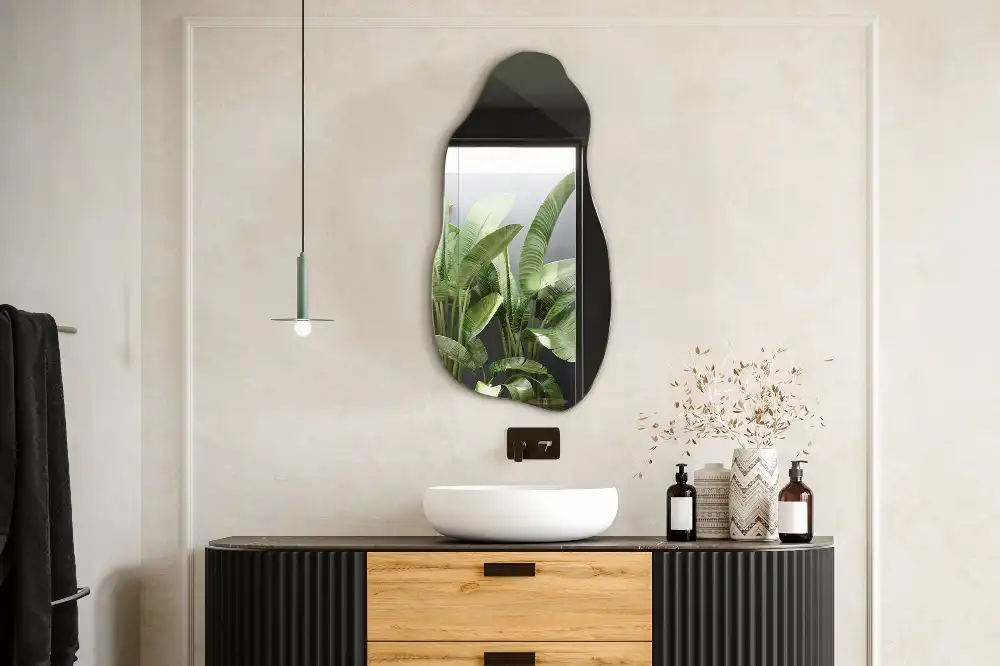 Unikatno asimetrično ogledalo modernо