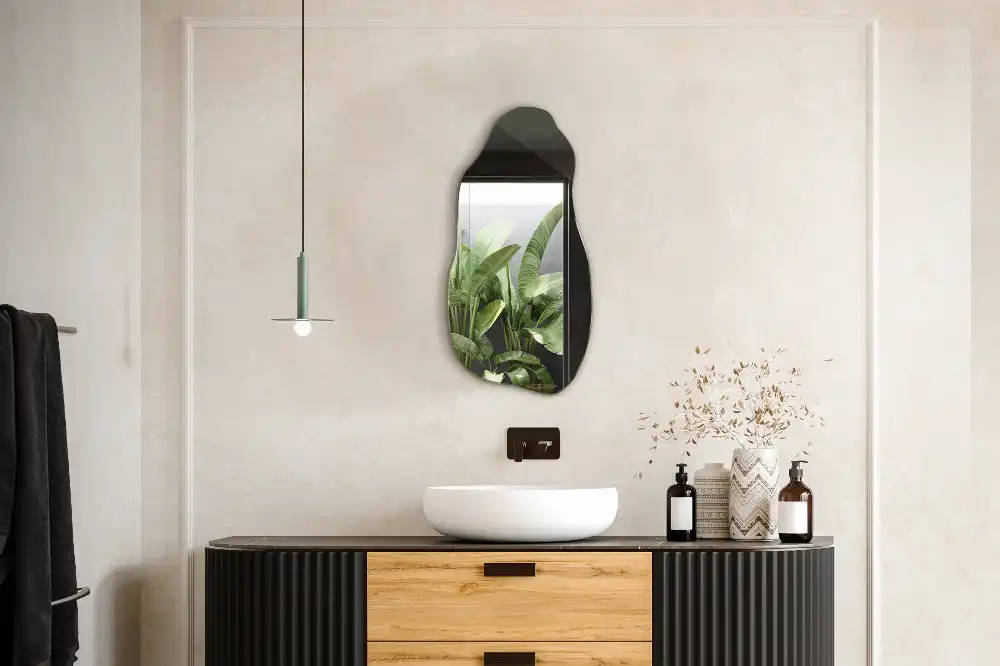 Unikatno asimetrično ogledalo modernо