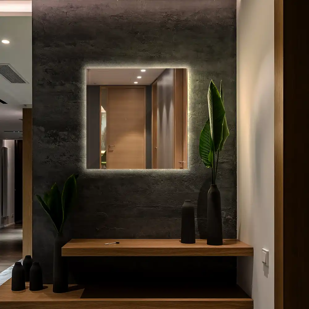 Kvadratno ogledalo z LED osvetlitvijo