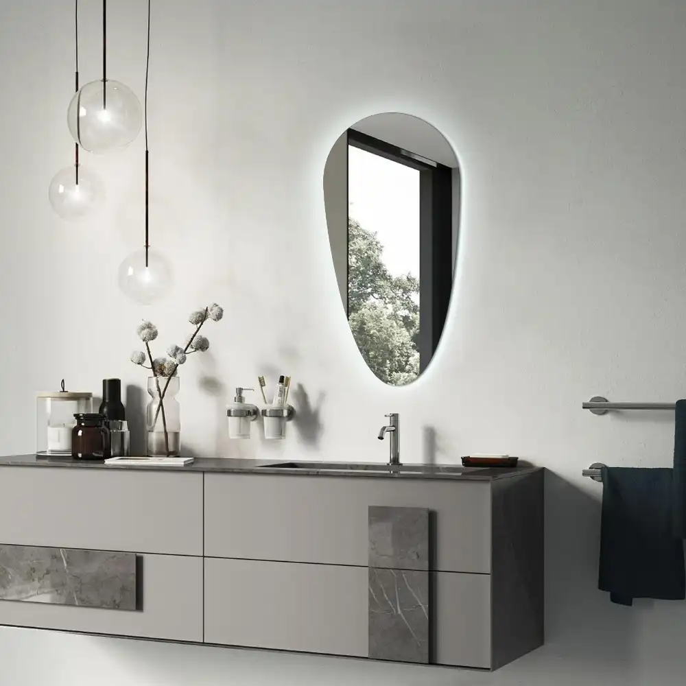 LED ogledalo v obliki kapljice