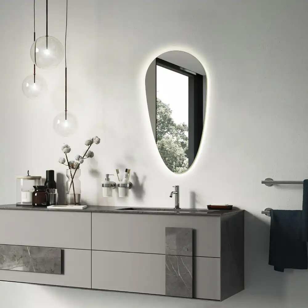 LED ogledalo v obliki kapljice