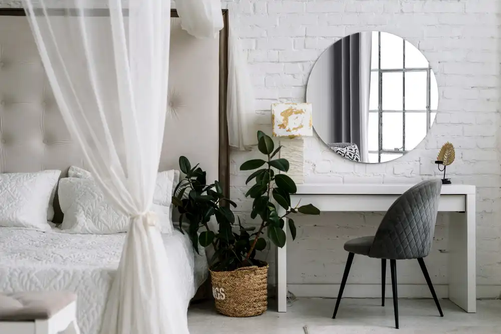 Okroglo ogledalo klasičen dodatek